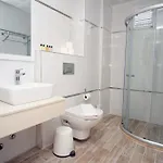 Nur Hotel 2*