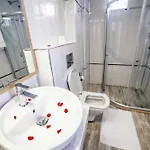 Nur Hotel