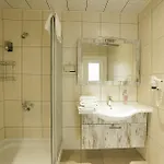 Nur Hotel 2*