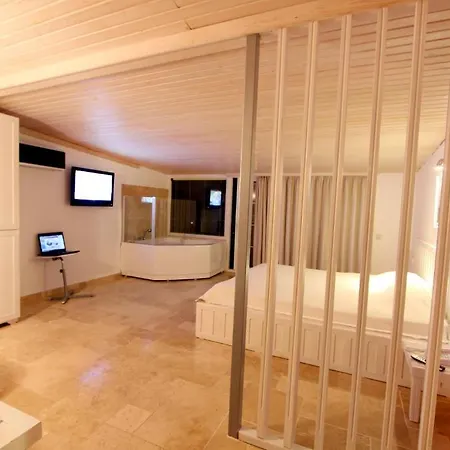 Nur Hotel 2*