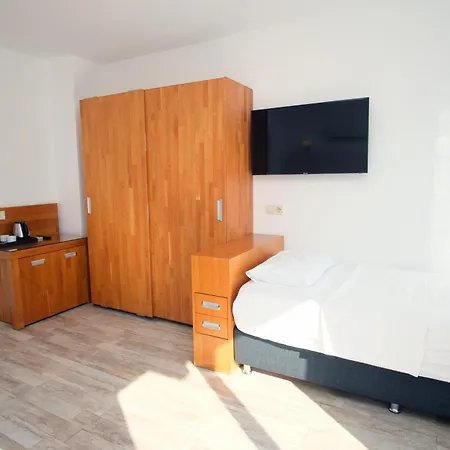 Nur Hotel 2*