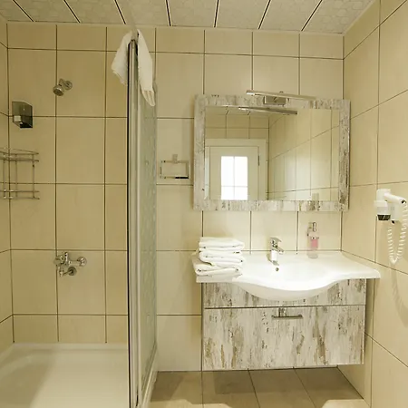 Nur Hotel 2*